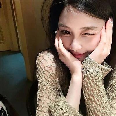 暗红